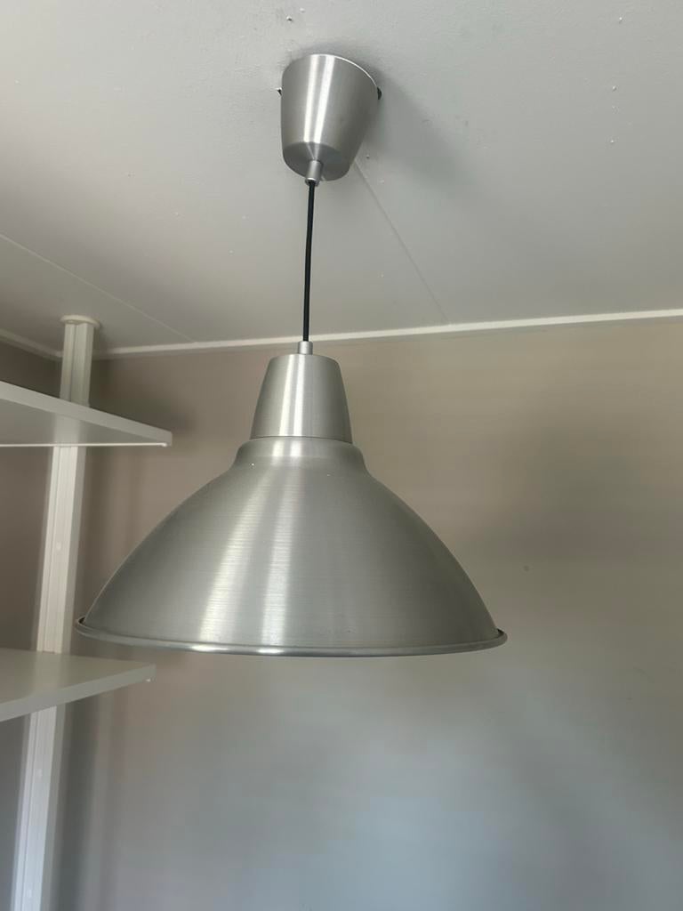 Metalen hanglamp van IKEA - Stijlvol en functioneel, Ophalen of Verzenden, Zo goed als nieuw, Metaal, Minder dan 50 cm