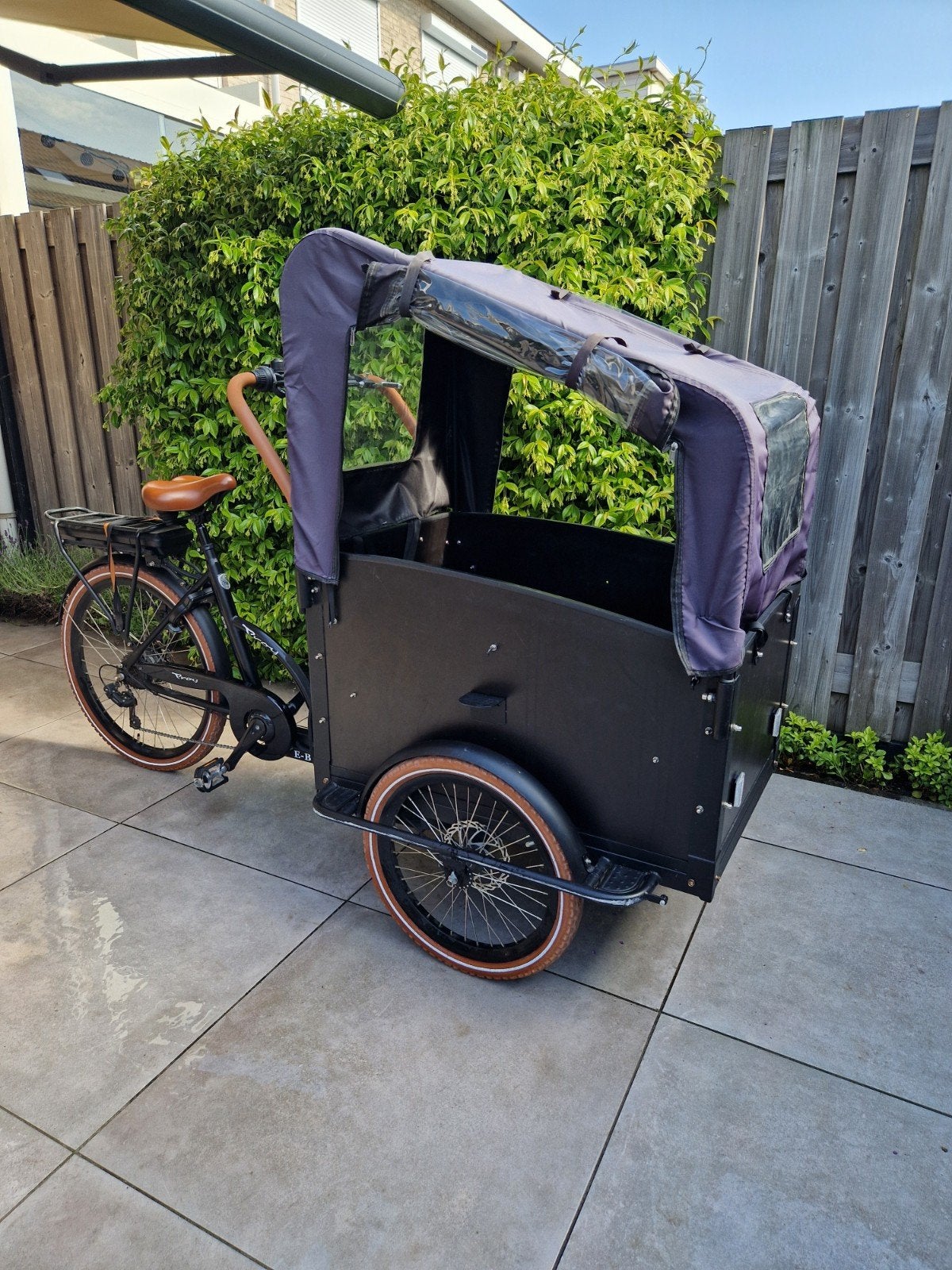Electrische bakfiets van het merk Troy uit 2021., Ophalen, Gebruikt, 4 kinderen of meer