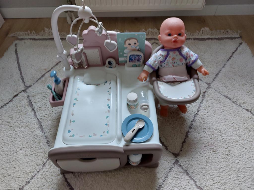 Pop met bedje en stoel, Ophalen of Verzenden, Babypop