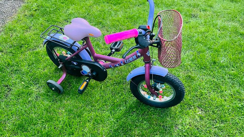 Nette kinderfiets meisjes fiets 12 inch, Ophalen, Zo goed als nieuw, 14 inch of minder, Handrem