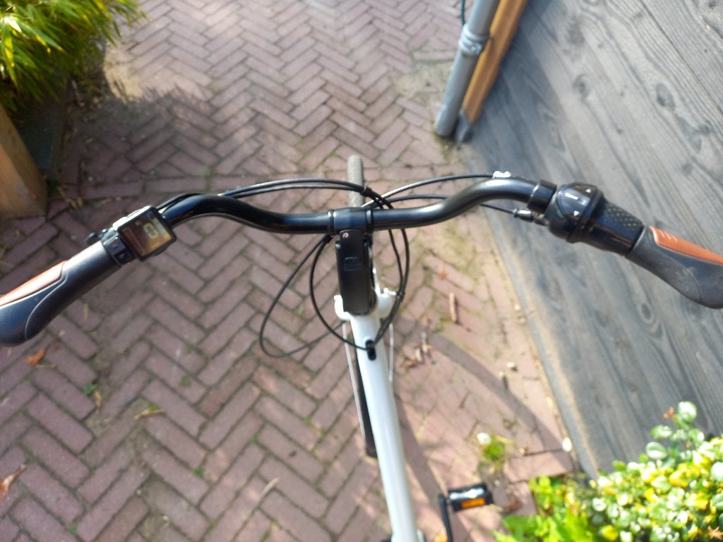 Foto 9 van Elektrische dames fiets - middenmotor - batavus