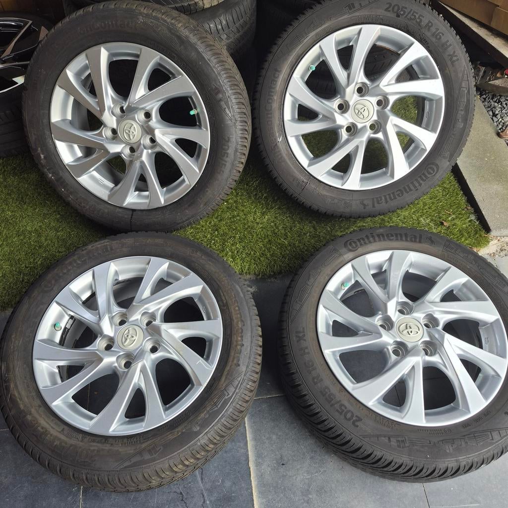 Toyota auris velgen met all season banden 16inch, Ophalen, Bestelwagen, 16 inch, Banden en Velgen