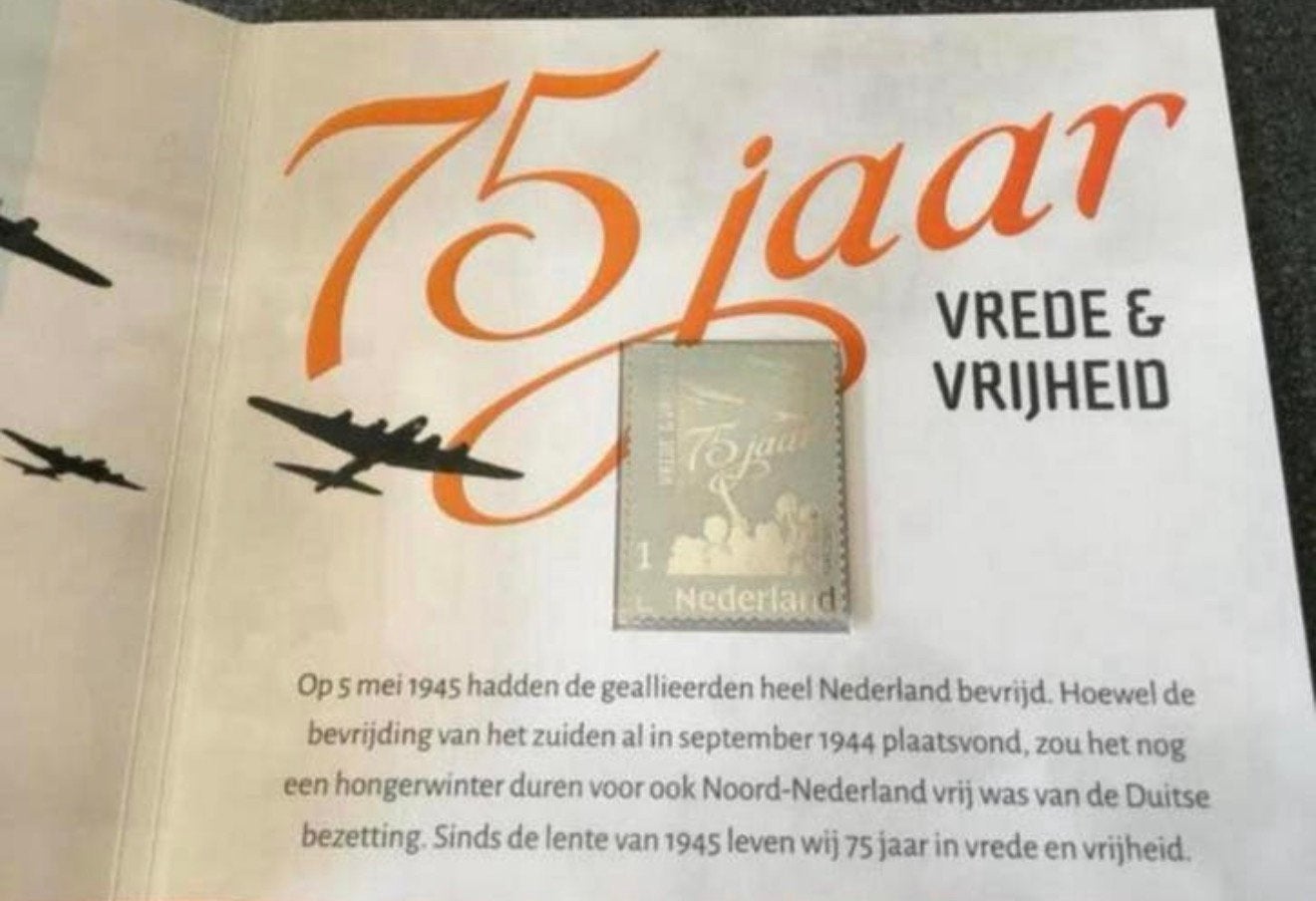 Zilveren postzegel 75 jaar Vrede en Vrijheid oplage 5000 st, Postzegels en Munten, Postzegels | Nederland, Verzenden, Na 1940
