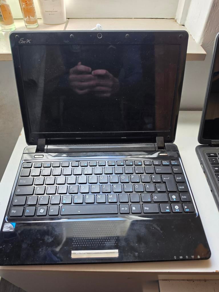 Goed werkende parij laptops, Ophalen