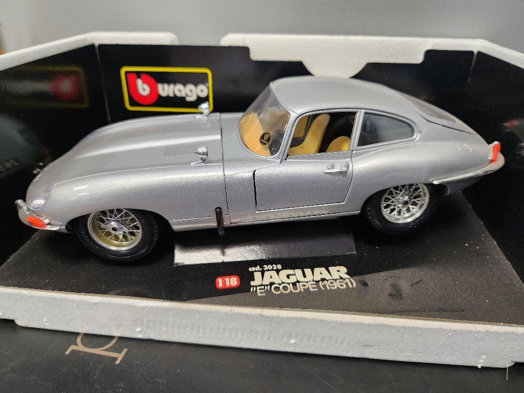 Schaalmodel Jaguar E-Coupe 1961 van Bburago, ., Ophalen of Verzenden, Zo goed als nieuw, Bburago