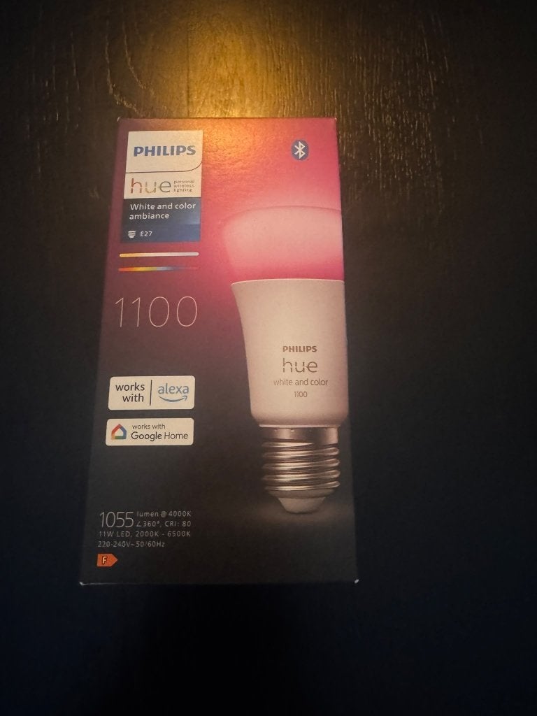 NIEUW: Philips Hue E27 1100lm Color & White + Bon/Garantie, Led-lamp, Meerkleurig, Nieuw, Bedienbaar via app