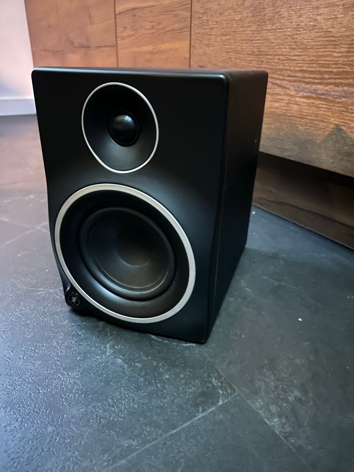 Mackie MR5mk3 Powered Studio Monitor - Zo goed als nieuw, Audio, Tv en Foto, Studiomonitor, Zo goed als nieuw, Minder dan 60 watt