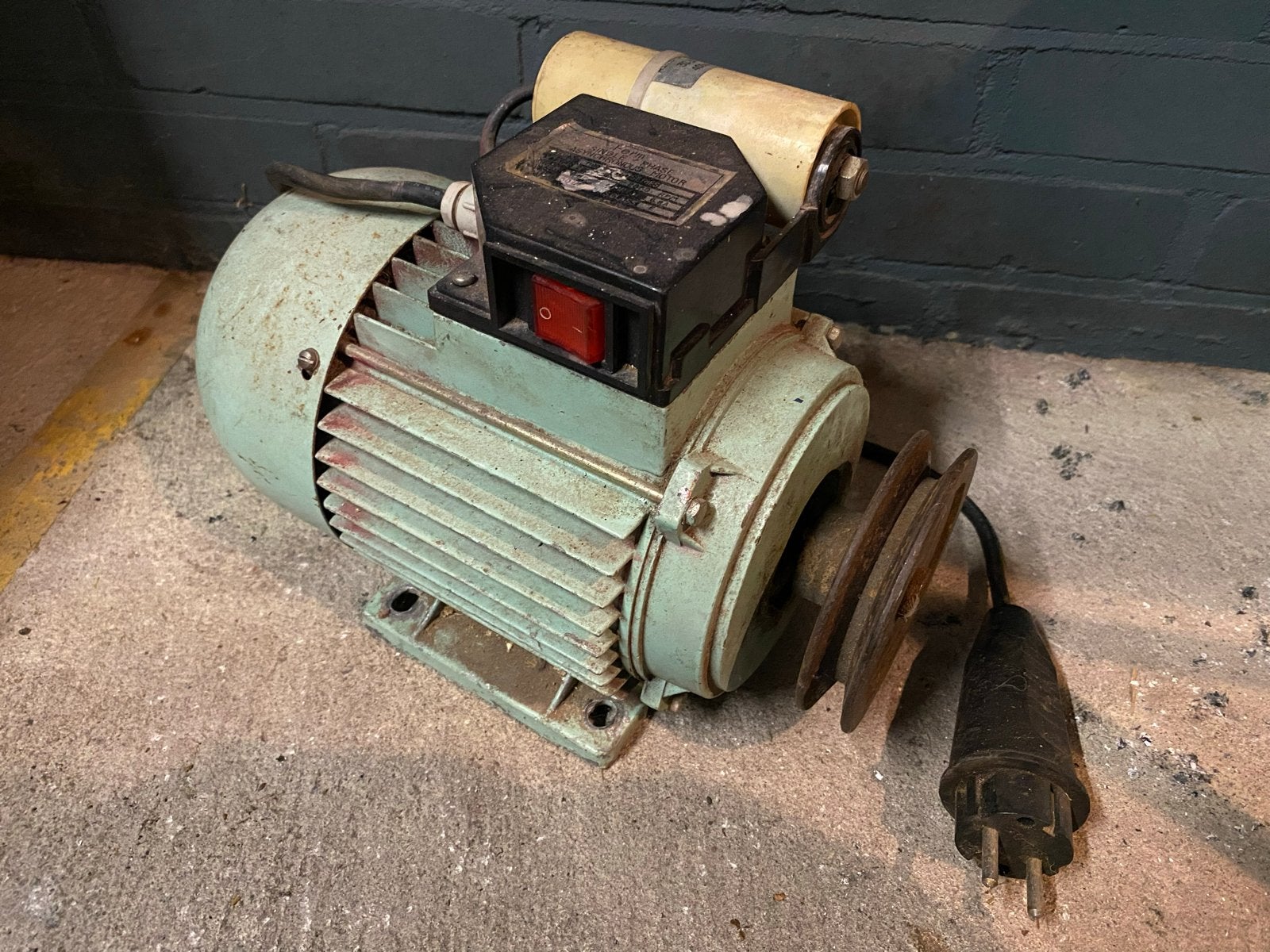Ferm Eenfasige Asynchrone Motor - 2 PK 220v M80/2 M80, Doe-het-zelf en Verbouw, Ophalen of Verzenden, Gebruikt, Elektromotor, 1800 rpm of meer