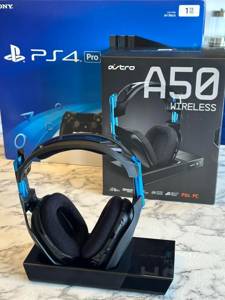 PS4 Pro 1TB Complete Setup + Astro A50, Spelcomputers en Games, Games | Sony PlayStation 4, Ophalen, Online, Virtual Reality, Zo goed als nieuw