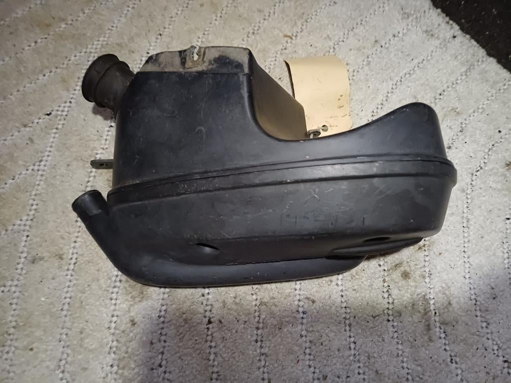 Aprilia sr50 piaggio 2takt 2010 luchtfilter huis gebruikt, Ophalen of Verzenden, Gebruikt, Overige typen, Aprilia