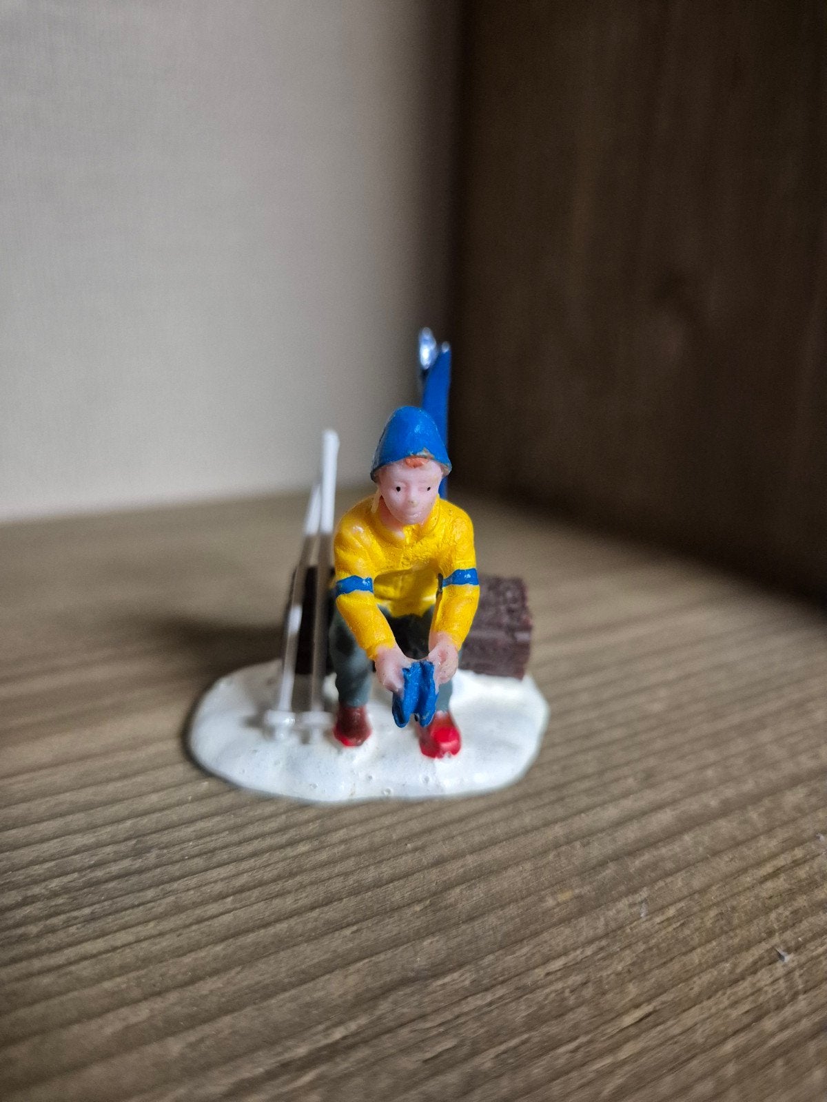 lemax figuur 9 kerstdorp kersthuisjes, Diversen, Ophalen of Verzenden, Zo goed als nieuw