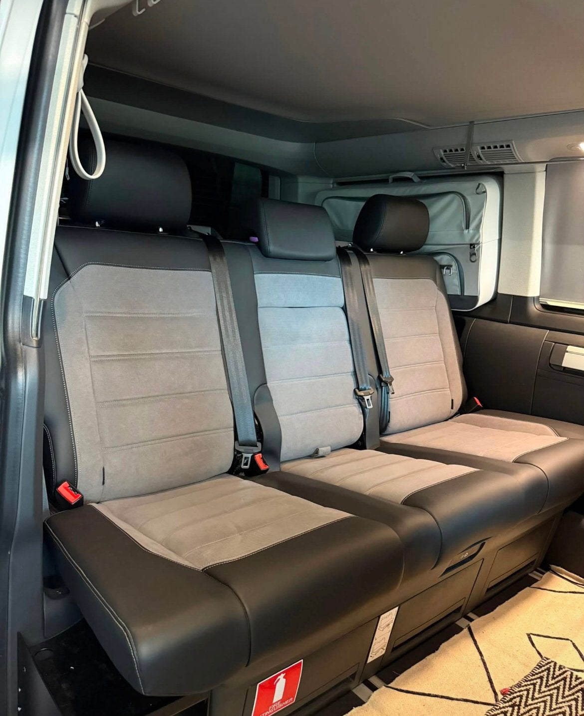 VW T6.1 T6 Palladium grijs Alcantara achterbank  Artvelours, Ophalen, Gebruikt, Volkswagen