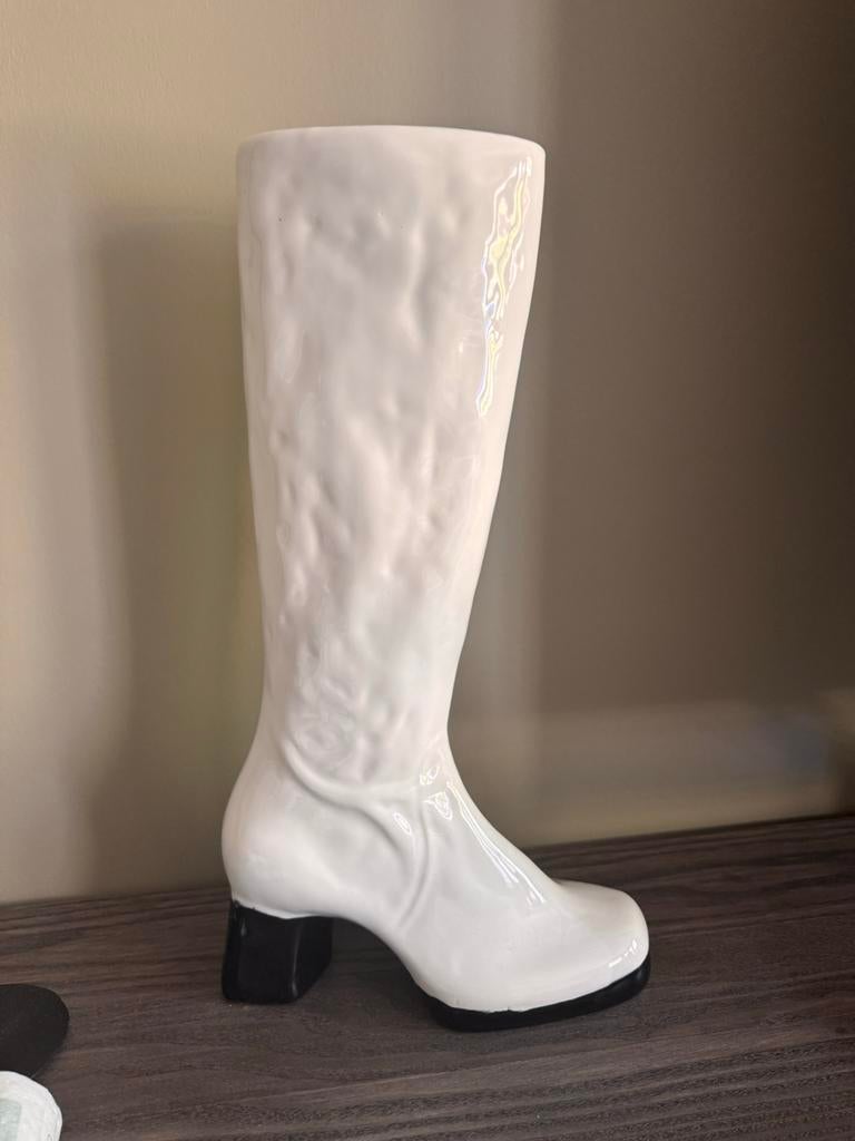 Unieke Witte Laars Vaas - Decoratieve Keramische Vaas, Antiek en Kunst, Ophalen