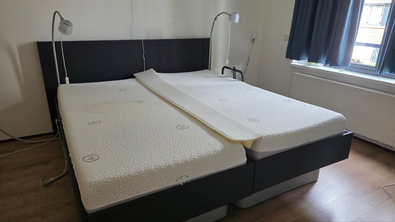 Verstelbaar tweepersoons seniorenbed met matrassen, Ophalen, Modern en functioneel, Tweepersoons, 180 cm