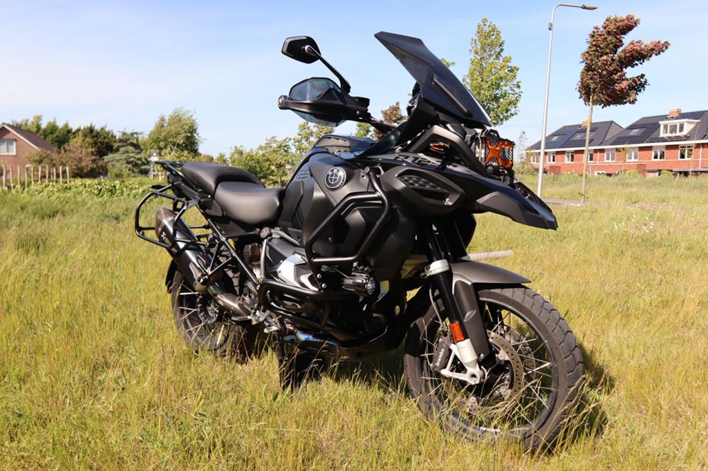 BMW R 1250 GS ADVENTURE 2024 FULL AKRAPOVIC 719 PAKKET 6605, 2 cilinders, Occasion, Motorrijbewijs A, Meer dan 35 kW