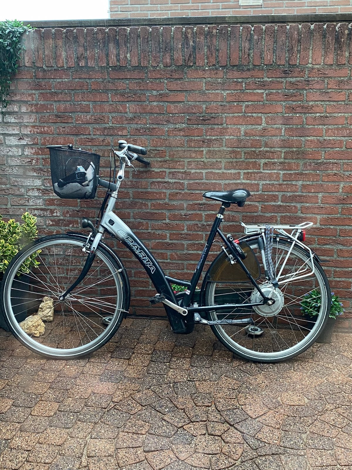 Batavus elektrische damusfiets, Fietsen en Brommers, Fietsen | Dames | Moederfietsen, Mandje, Batavus, Ophalen of Verzenden, Zo goed als nieuw
