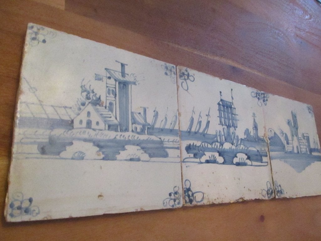 Drie antieke tegels bodemvondst ., Ophalen of Verzenden