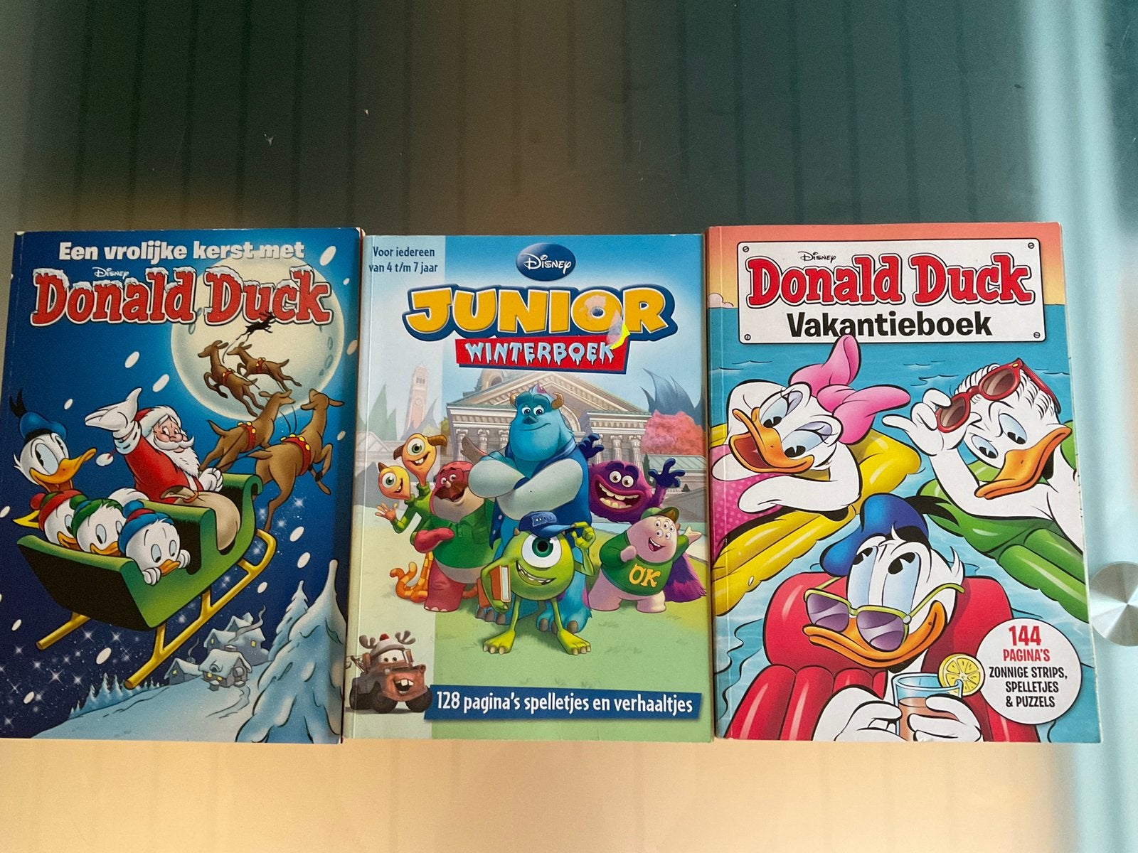 Donald duck vakantieboek en twee keer winterboek, Boeken, Strips | Comics, Eén comic, Ophalen of Verzenden, Zo goed als nieuw