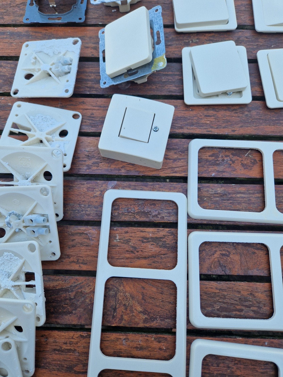 Stopcontacten en schakelmateriaal, Ophalen, Stopcontact