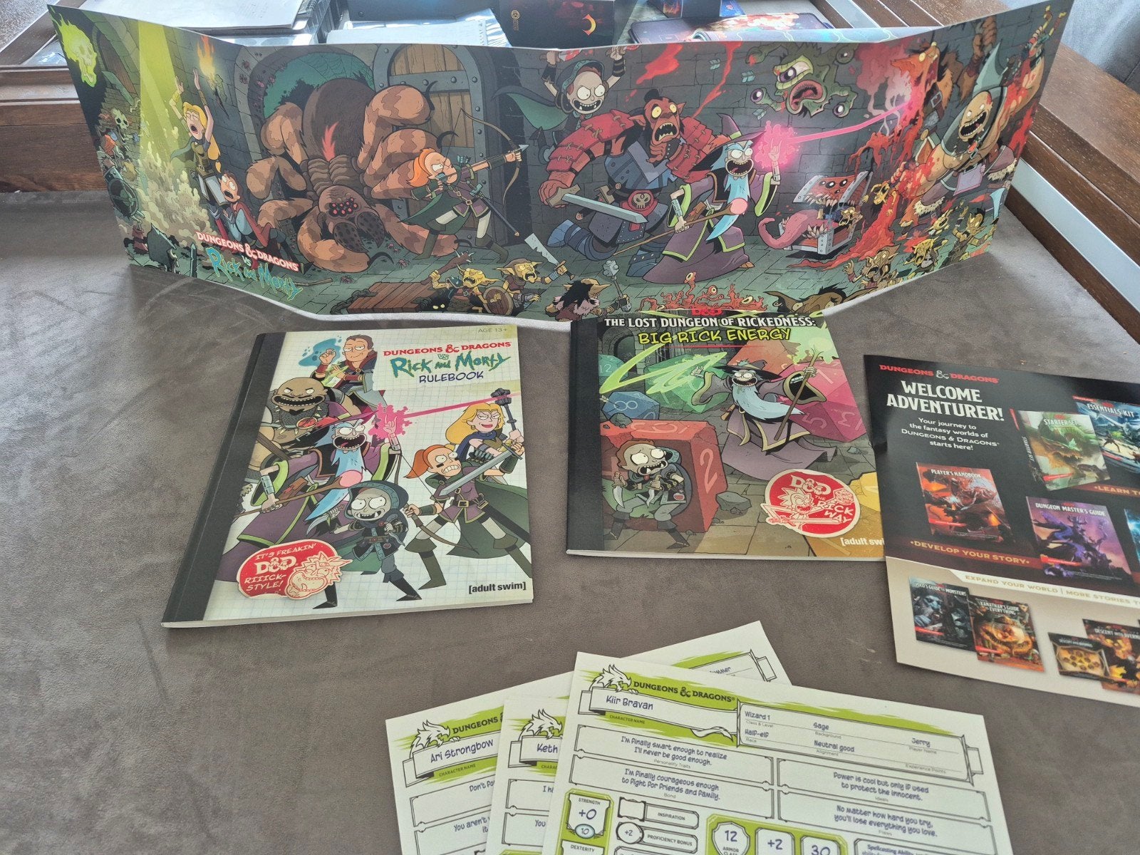 Dungeons & Dragons vs Rick and Morty Starter Set, Vijf spelers of meer, Ophalen, Zo goed als nieuw, Wizards of the Coast