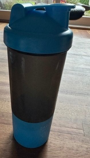 Shakebeker met spiraao, ideaal voor sportdranken, Kunststof, Gebruikt, Ophalen of Verzenden, Overige stijlen
