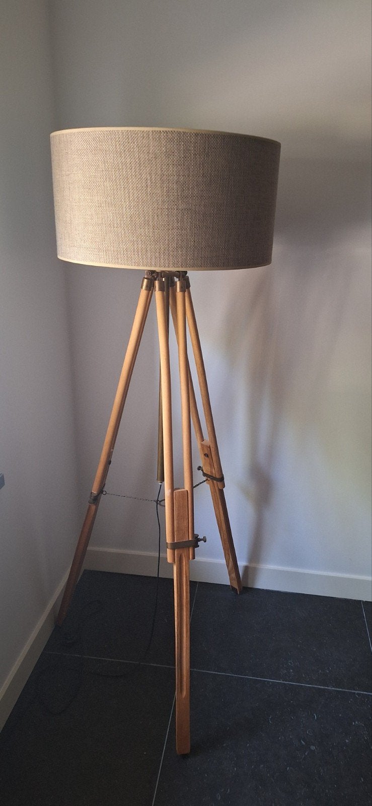 Te koop 3 poot lamp met linnen kap, Ophalen, Zo goed als nieuw, 150 tot 200 cm