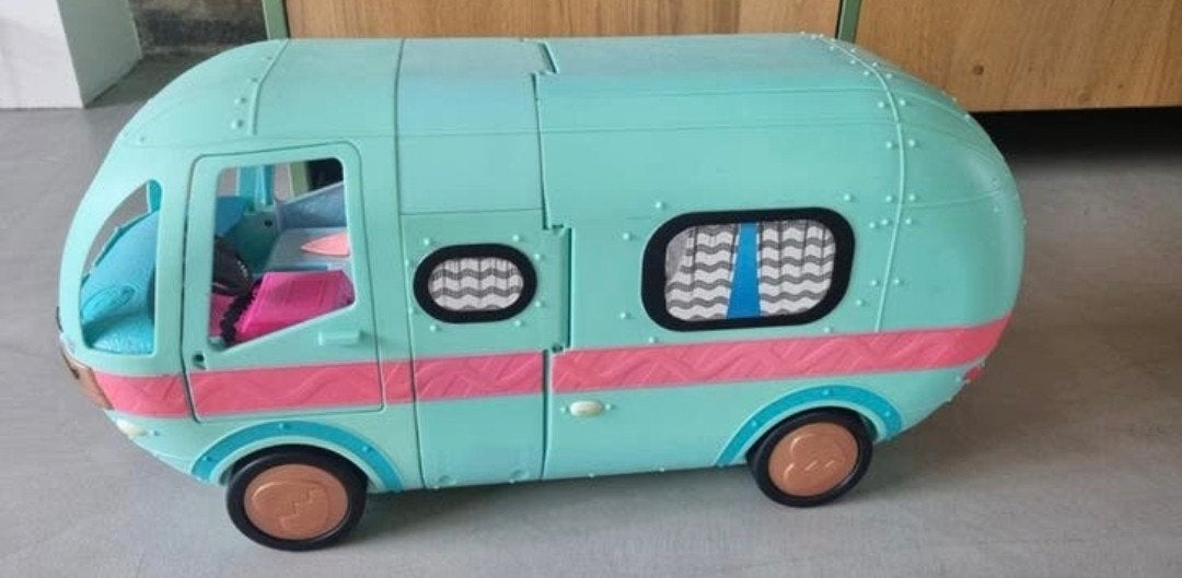 LOL camper, Kinderen en Baby's, Speelgoed | Speelgoedvoertuigen, Ophalen, Zo goed als nieuw
