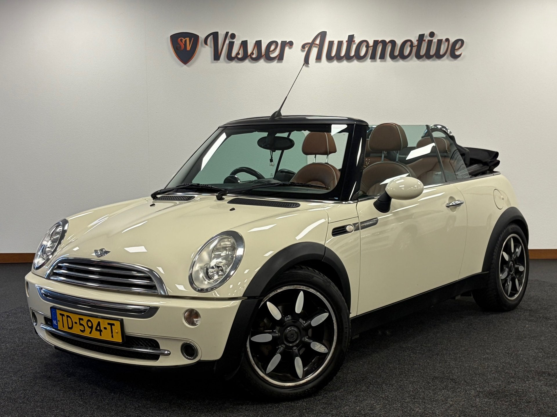 Mini Cabrio 1.6 Cooper Sidewalk*Automaat*LET OP STUUR RECHTE, Auto's, Gebruikt, 4 cilinders, 4 stoelen, 116 pk
