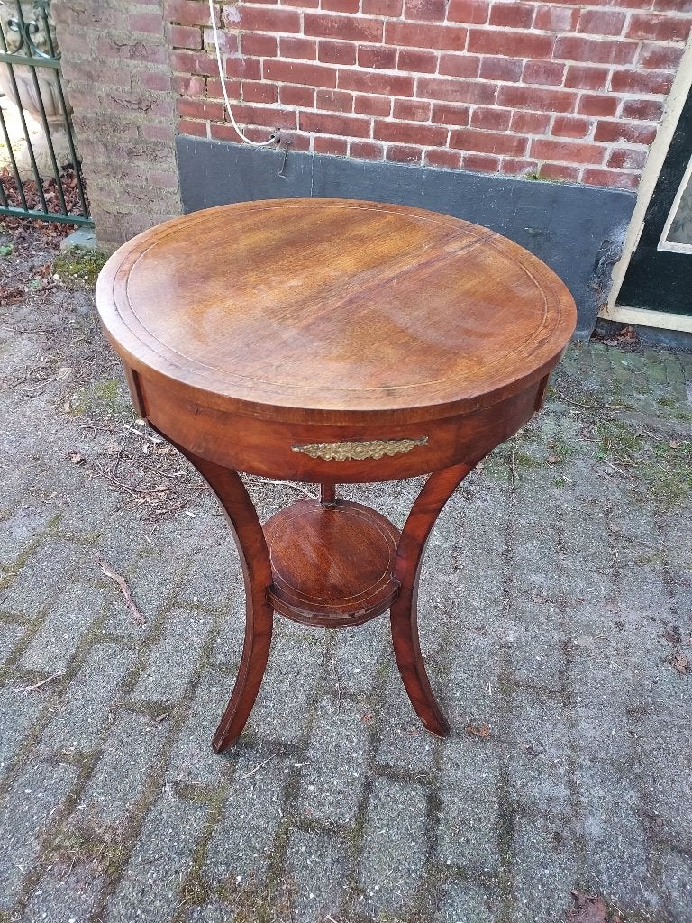Antieke mahonie Rococo bijzettafel met brons beslag., Ophalen