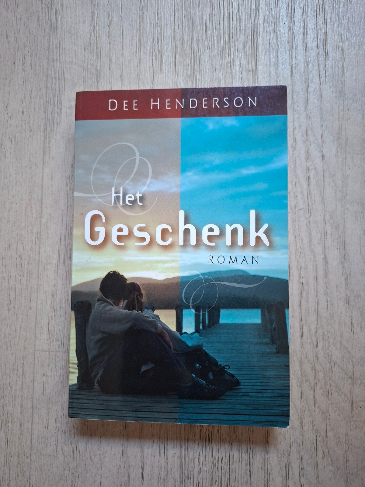 Het Geschenk, Ophalen of Verzenden, Zo goed als nieuw, Dee Henderson, Nederland