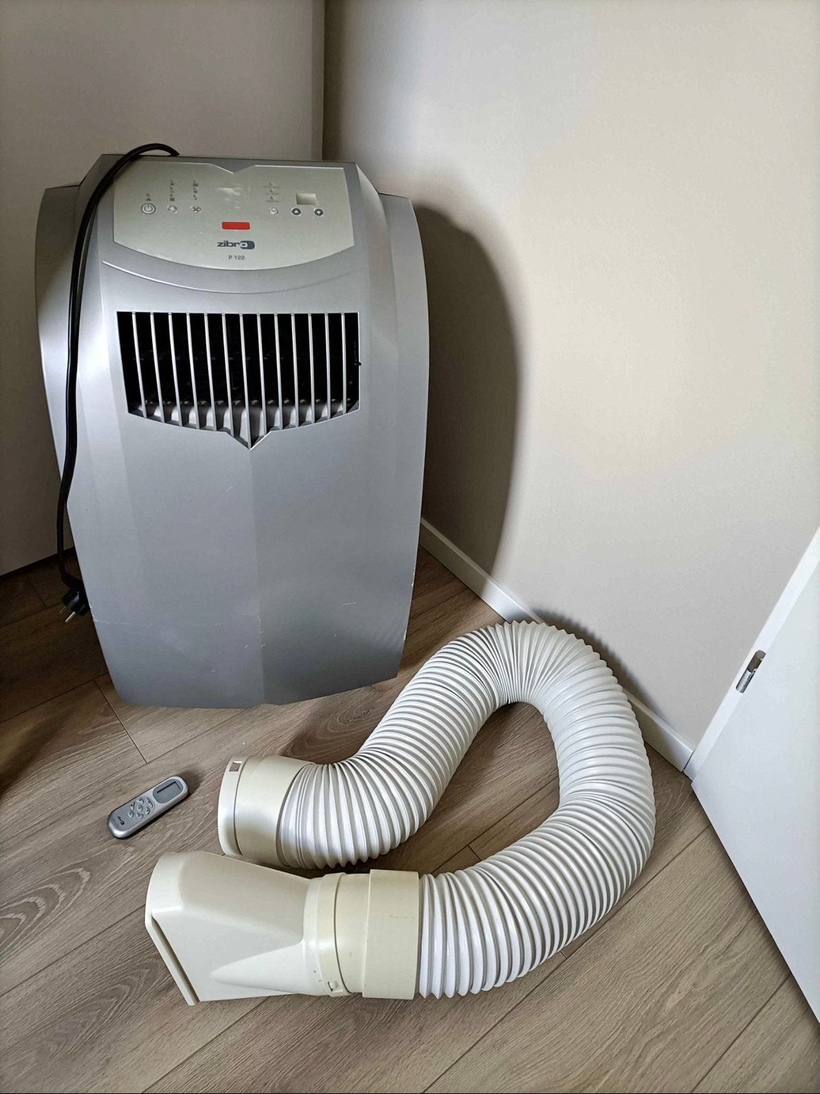 mobiele airco  7500BTU INCLUSIEF Afvoerslang label A, Minder dan 60 m³, 3 snelheden of meer, Ophalen of Verzenden, Zo goed als nieuw