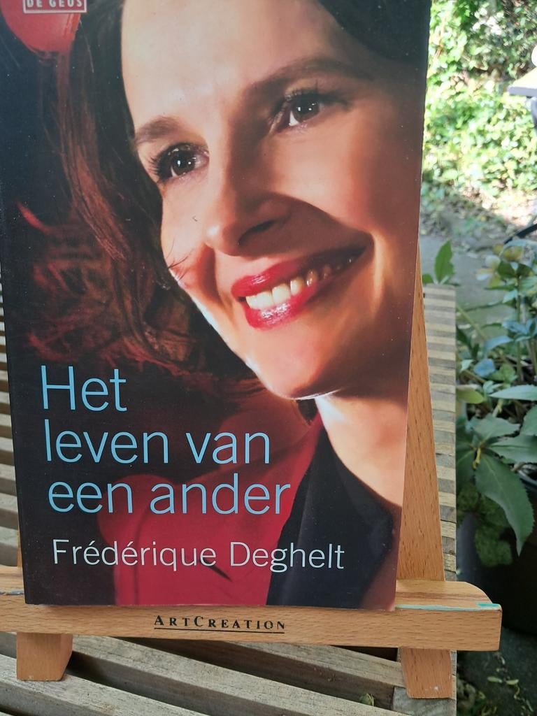 Het leven van een ander - Frédérique Deghelt, Boeken, Romans, Zo goed als nieuw, Europa overig, Ophalen of Verzenden