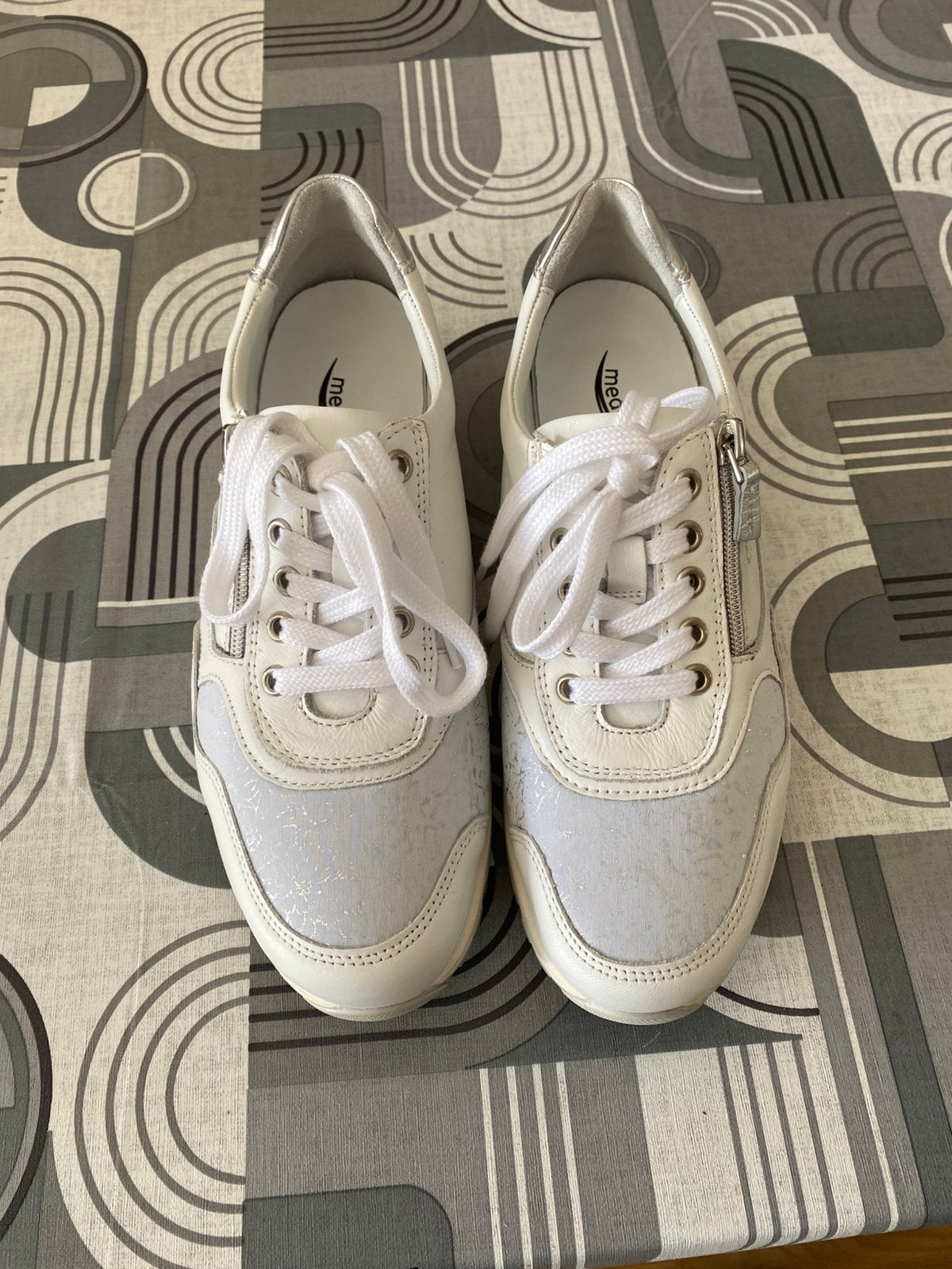 Witte sneakers van Van Haren medicus maat 41, Wit, Ophalen of Verzenden, Sneakers of Gympen, Zo goed als nieuw