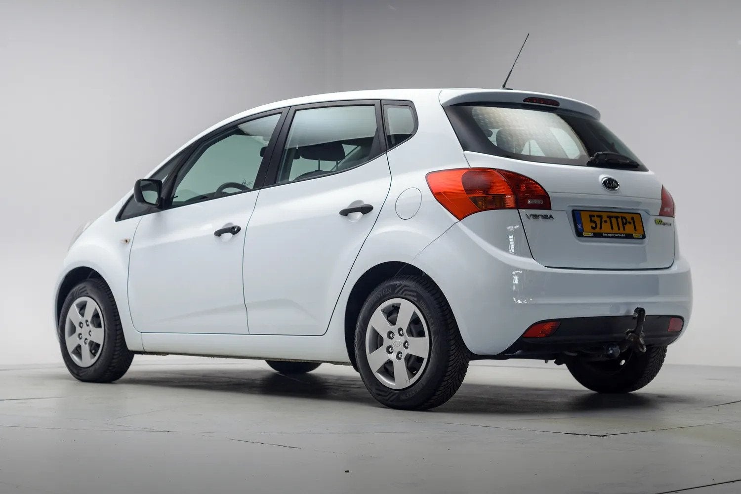 Kia Venga VENGA 1.4 CVVT X-tra [ Airco Trekhaak Radio ], Auto's, Gebruikt, 4 cilinders, 1396 cc, 1153 kg