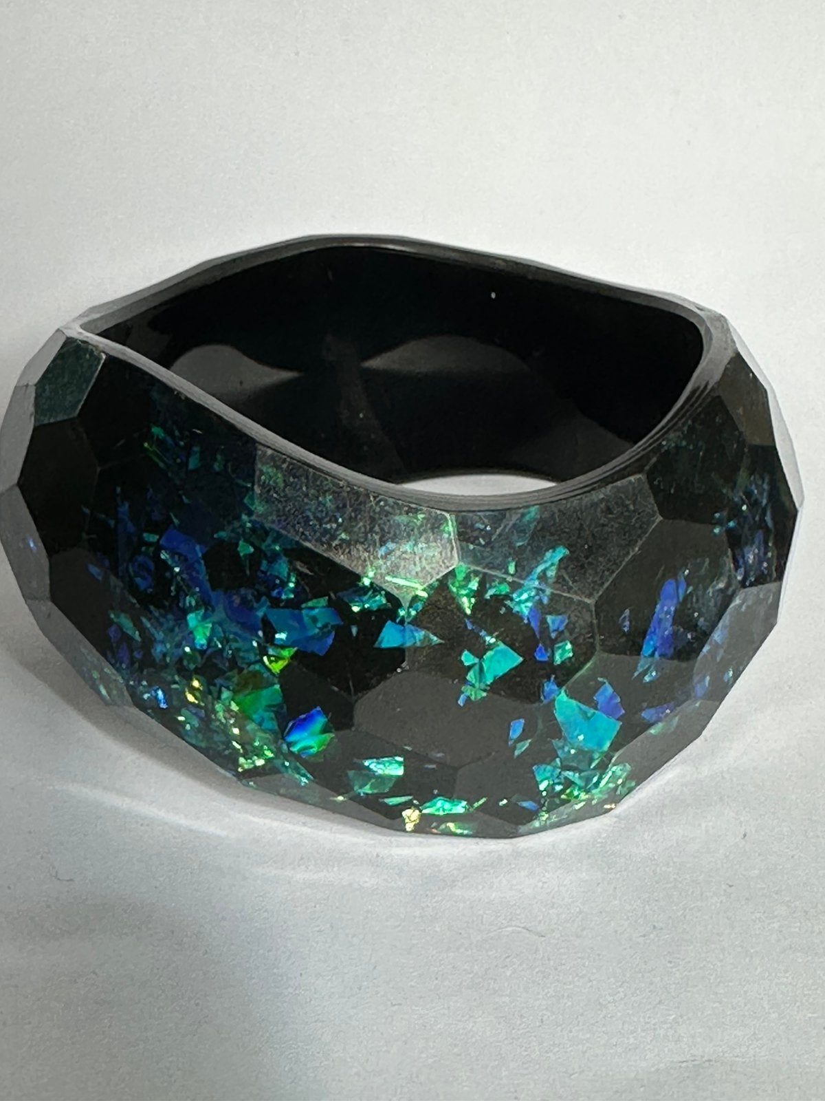 Vintage epoxy hars gefacetteerde glitter armband, Verzenden, Zo goed als nieuw, Overige kleuren, Kunststof of Plastic