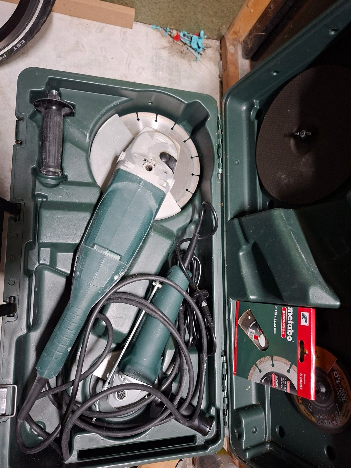 Metabo haakse slijper set WX2000-230 & W820-125 met koffer, Ophalen, Zo goed als nieuw