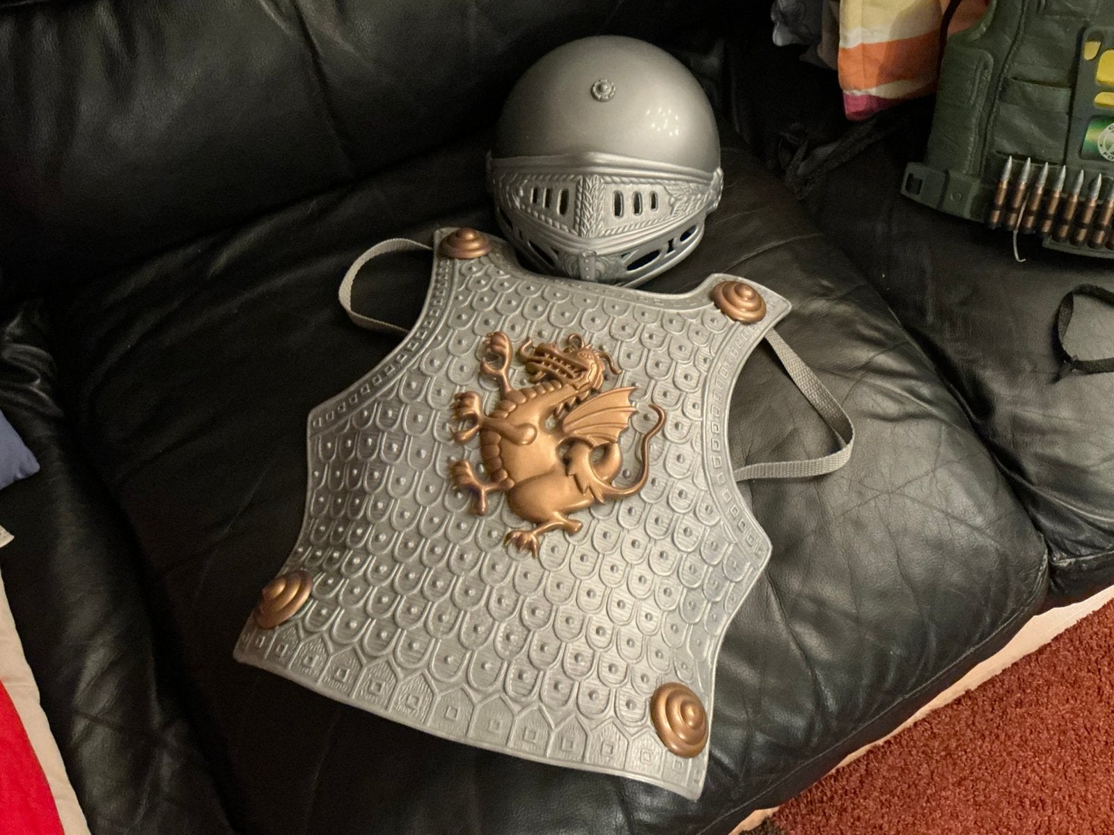 Kinderschild en Helm 🌸 met goudkleurige figuurtjes, Seizoenskaart, Eén persoon