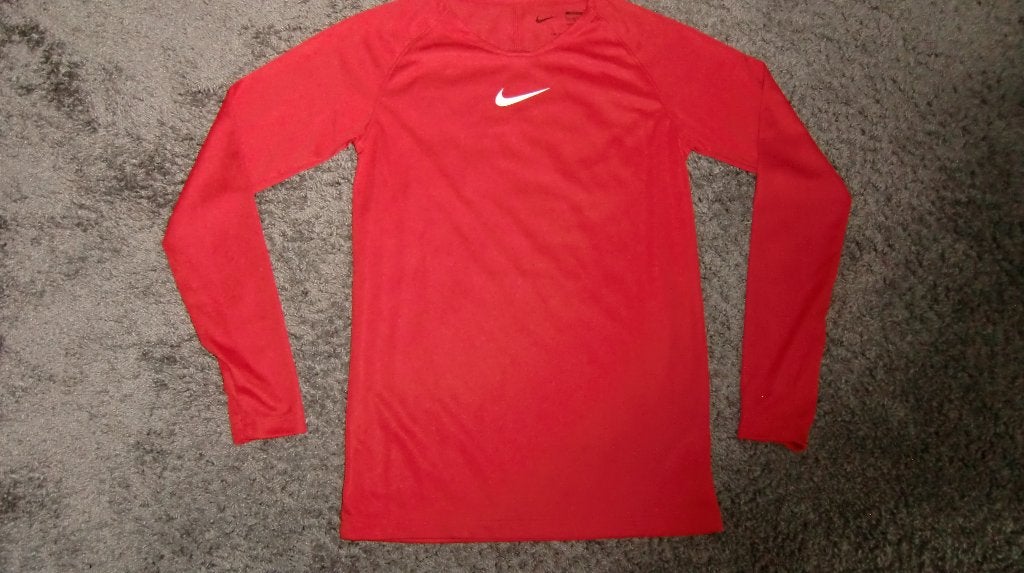 Sportshirt  Nike  maat 152, Kinderen en Baby's, Kinderkleding | Maat 152, Sport- of Zwemkleding, Ophalen of Verzenden, Zo goed als nieuw