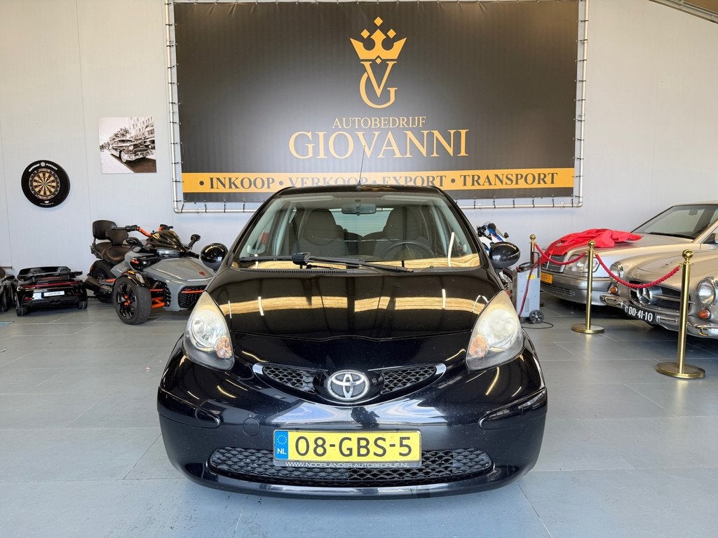 Toyota Aygo 1.0-12V + inruil mogelijk, Auto's, Gebruikt, 4 stoelen, Origineel Nederlands, Bedrijf