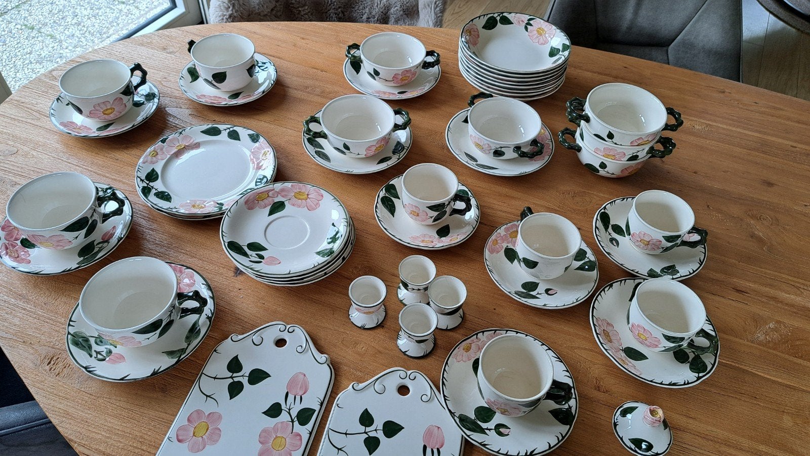 Prachtig servies van Villeroy en Boch Wildrose, Ophalen