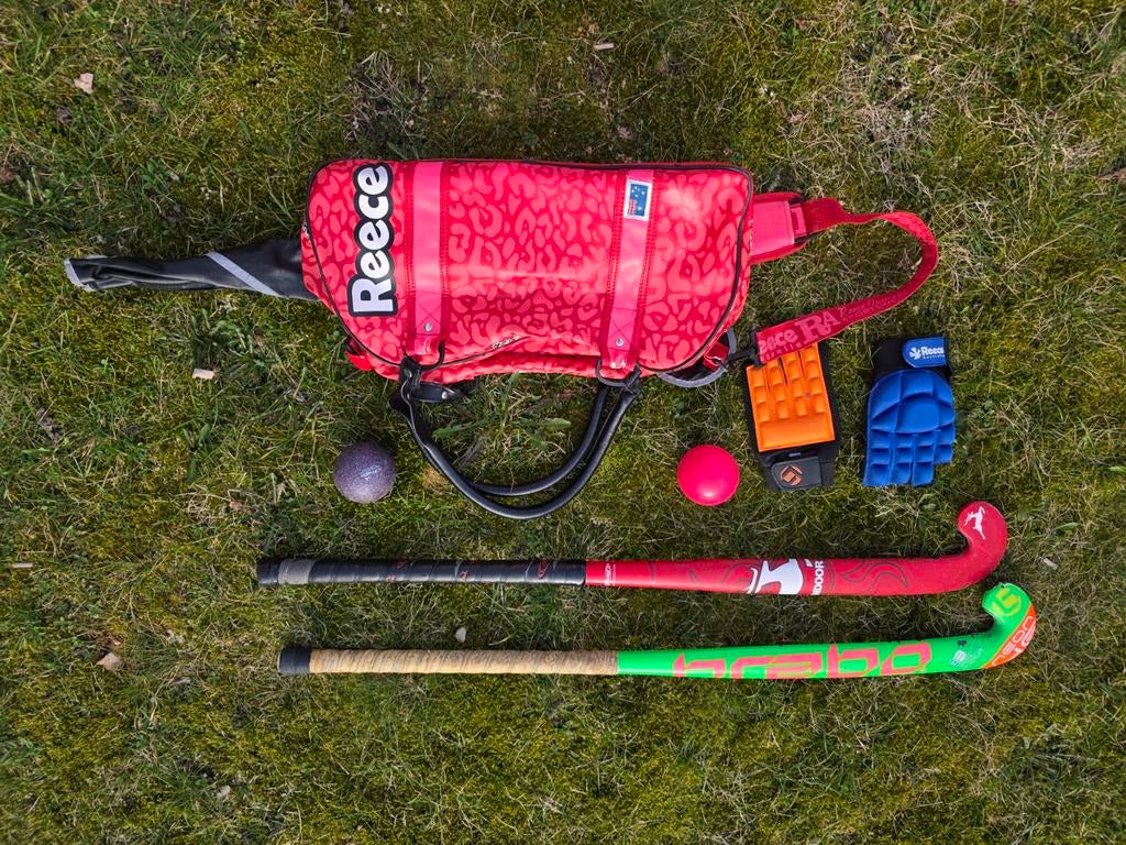 Reece hockey set: tas, sticks, handschoenen en ballen, Ophalen of Verzenden