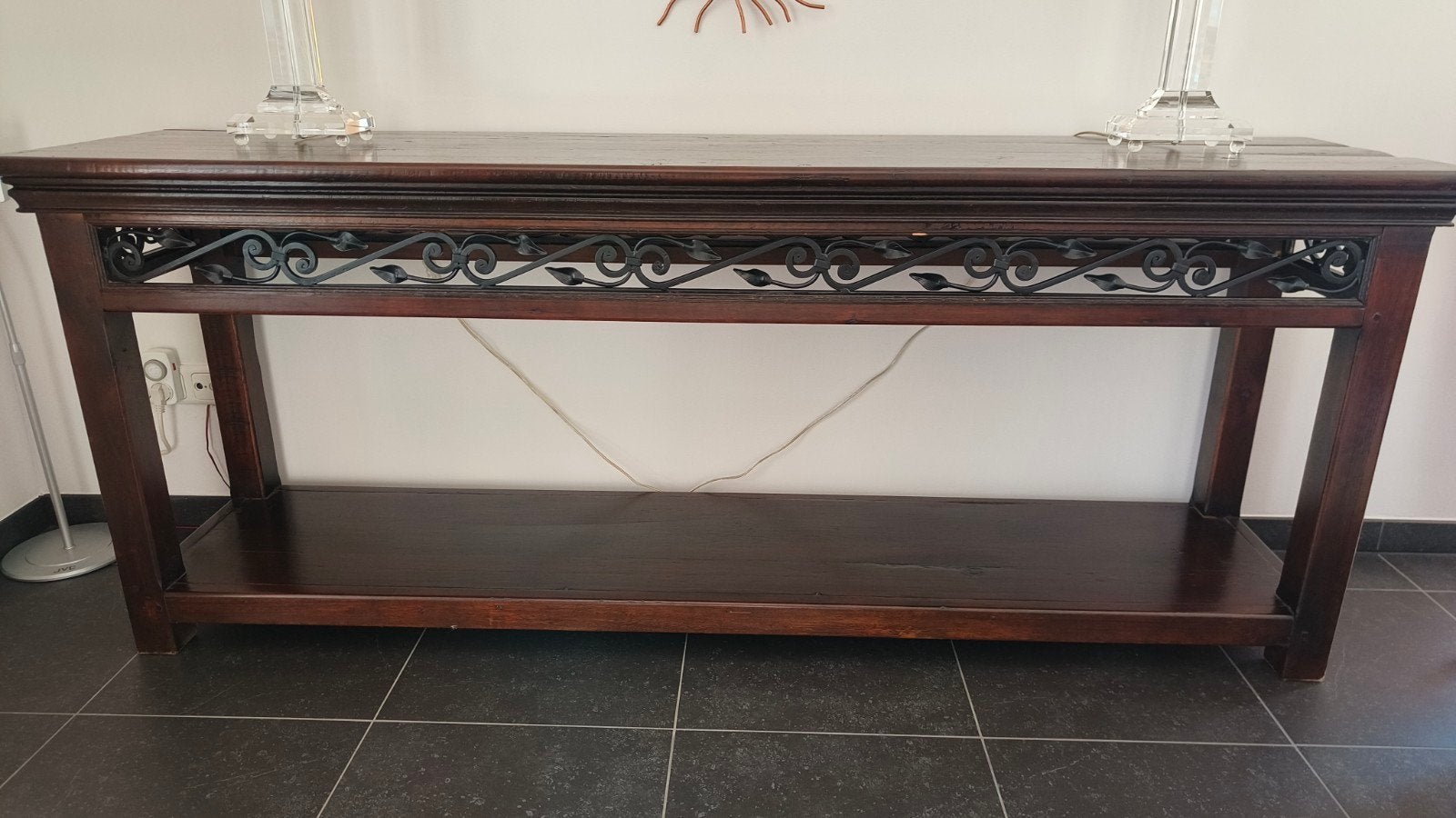Donker eikenhouten muurtafel met smeedijzeren details, Gebruikt, Klassiek, Sierlijk, Rustiek, 150 tot 200 cm, Ophalen