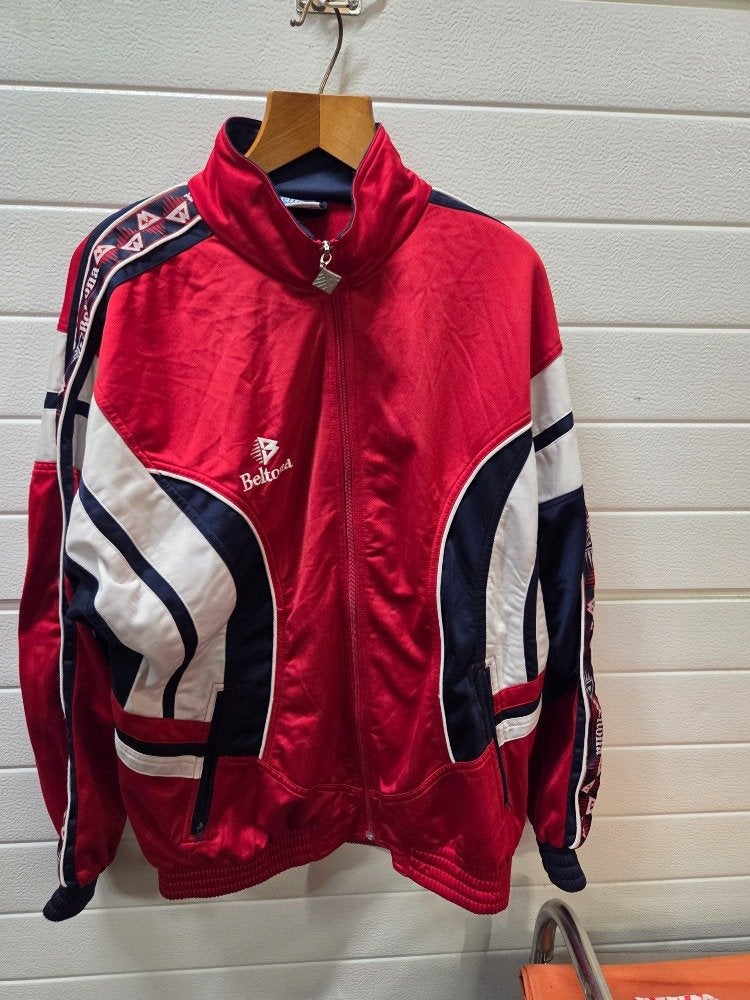 trainingsjas beltona jaren 90 maat 8 en 9, Ophalen of Verzenden, 'T Olde Gre-j, Info@toldegrej.nl, Endepoelstraat 20f Didam