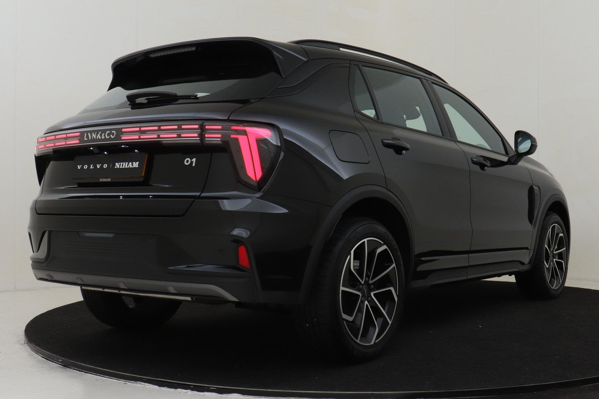 Lynk & Co 01 1.5 PHEV CORE -CARPLAY|ADAP.CRUISE|CAMERA|LED|S, Auto's, 12 maanden, Euro 6, 4 cilinders, Alcantara
