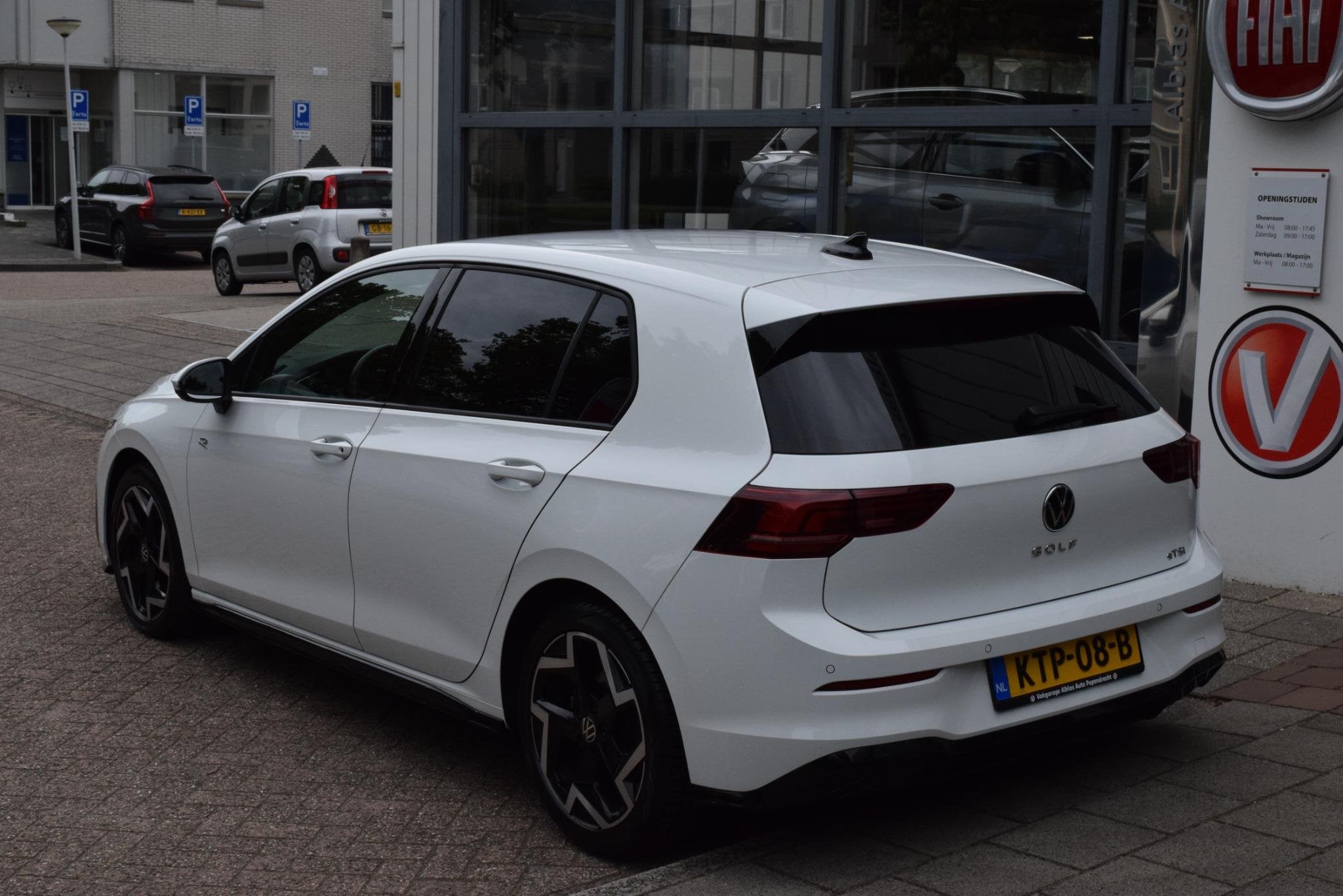 Volkswagen Golf 1.5 eTSI R-Line|Camera|Sfeer|Carplay|, Auto's, Stof, 150 pk, Wit, Bedrijf