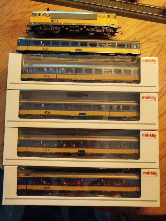 Märklin NS Intercity Rijtuigen en Locomotief 1631, Wisselstroom, Treinset, Nieuw, Ophalen of Verzenden