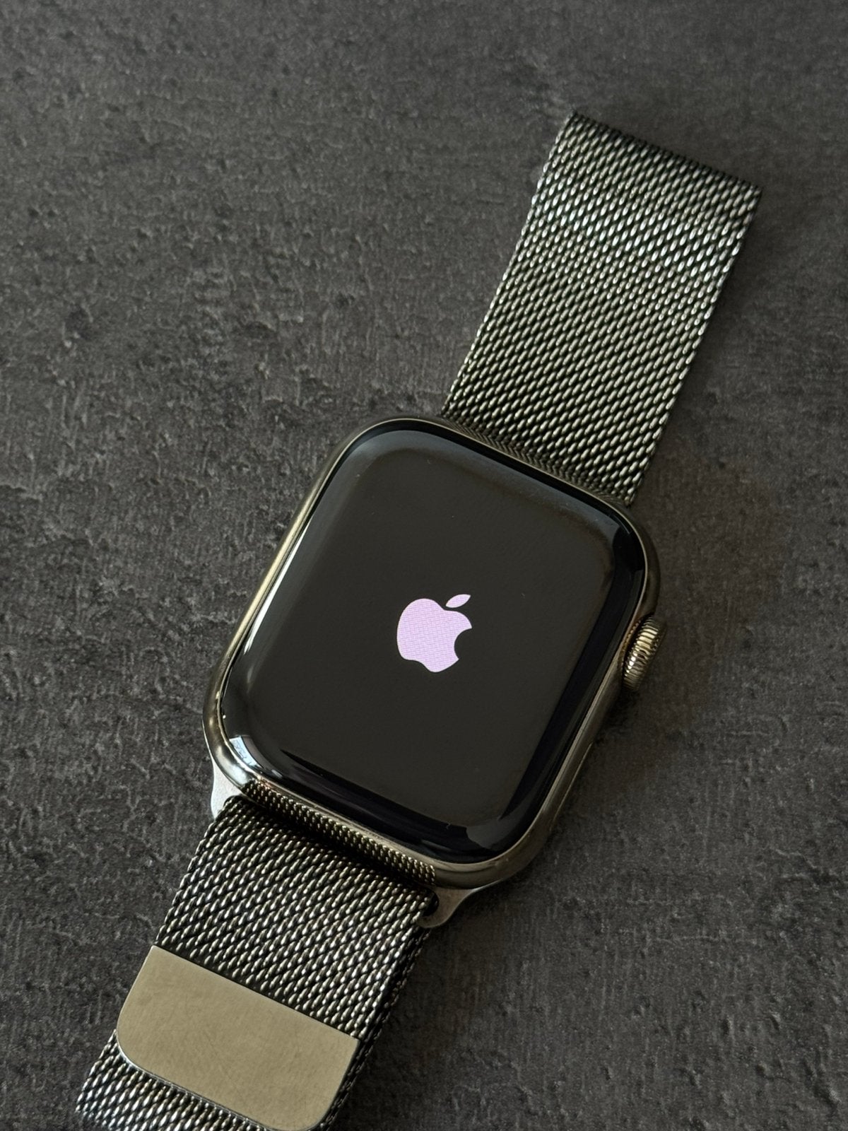 Apple Watch Series 8 41mm GPS + Cellular |Goud RVS |Milanese, Ophalen, IOS, Zo goed als nieuw, Roze
