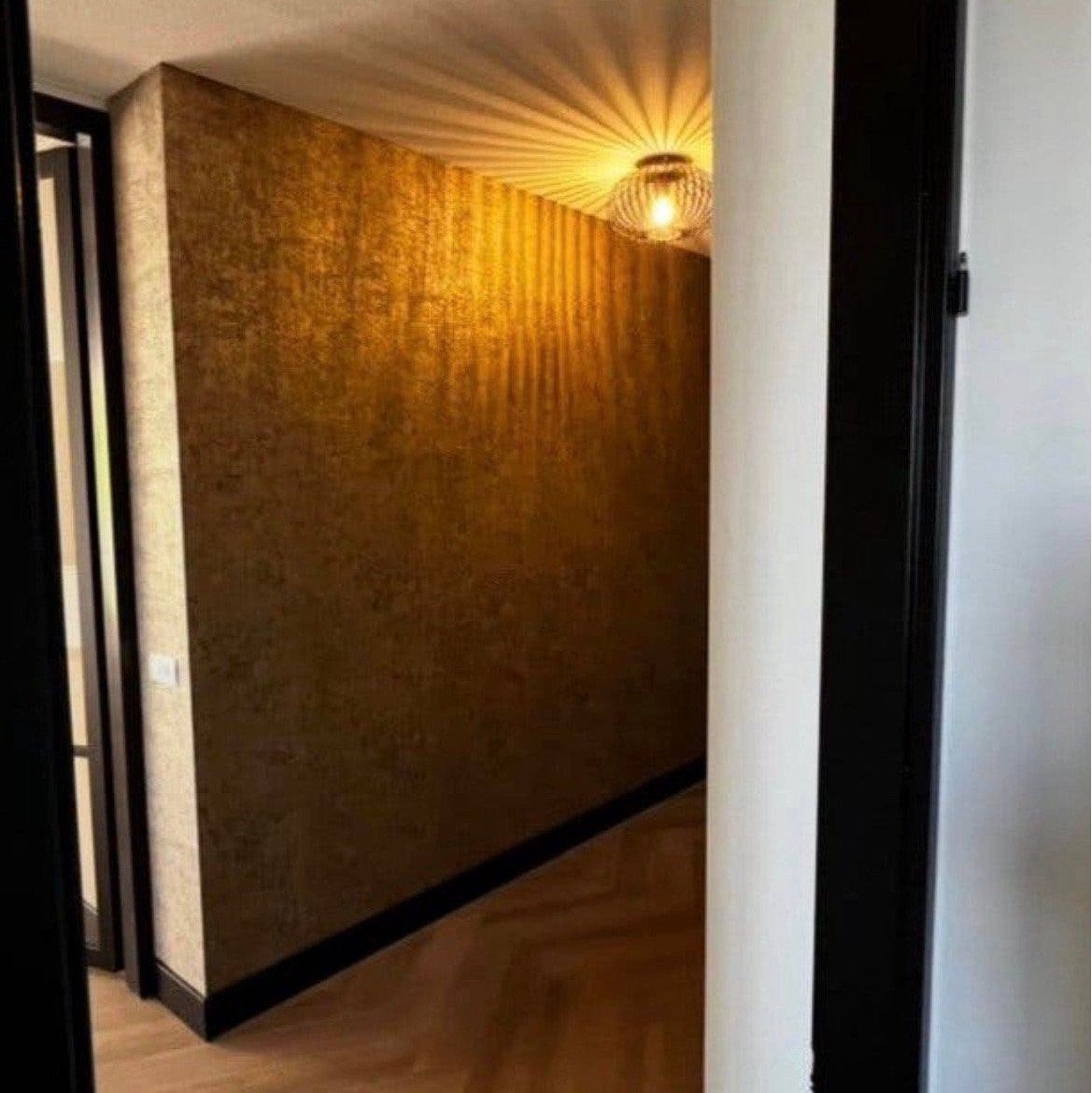 Restrollen luxe goud behang circa 18-20 meter, Ophalen of Verzenden, Zo goed als nieuw, Binnendeur, 200 tot 215 cm
