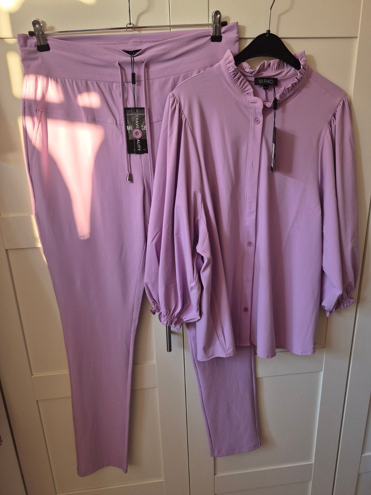 Prachtige Mi Piace set  XXXL/XXL, Kleding | Dames, Broeken en Pantalons, Nieuw, Maat 46/48 (XL) of groter, Paars, Lang, Ophalen of Verzenden