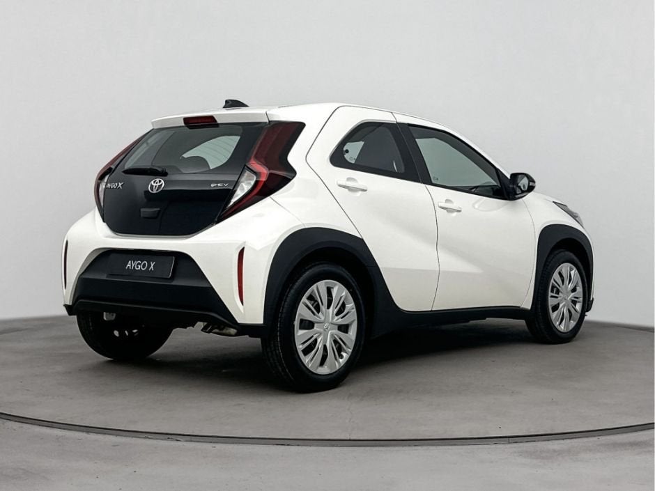 Toyota Aygo X Hybrid 115 play (bj 2026, automaat), Auto's, 12 maanden, Stof, 4 stoelen, 116 pk